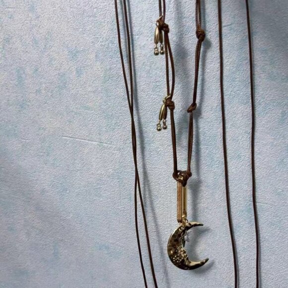 BOHEMIAN CHIC! Vintage Style Wax Cord Necklace Crescent Moon & Star Charm - Picture 4 of 5